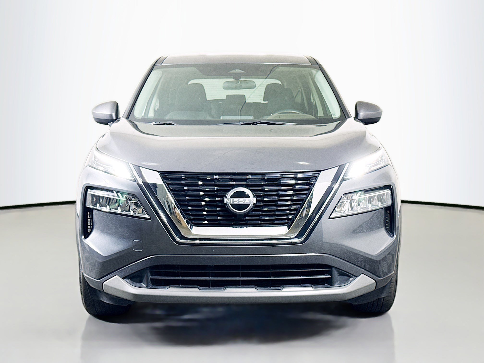 Used 2023 Nissan Rogue SV FWD image 2
