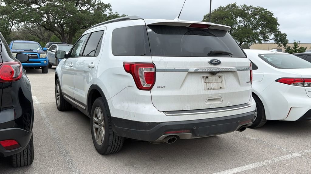 Used 2018 Ford Explorer XLT w/ Equipment Group 202A AWD/4WD image 7