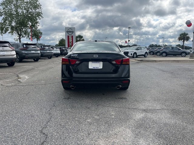 Used 2025 Nissan Altima 2.5 SV w/ SV Premium Package image 10