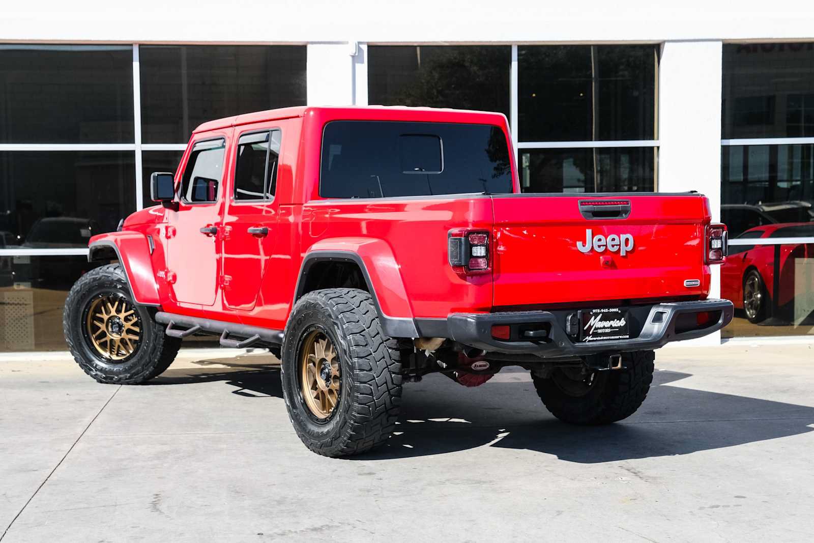 Used 2020 Jeep Gladiator Overland w/ LED Lighting Group AWD/4WD image 16