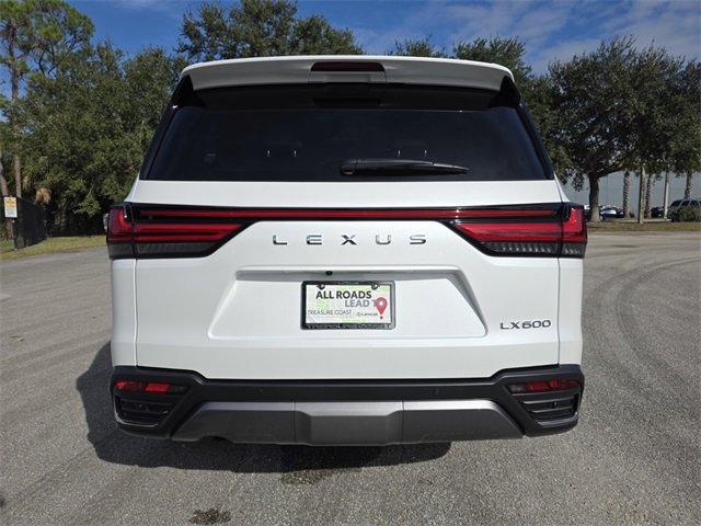New 2026 Lexus LX 600 4WD w/ Luxury Package image 4