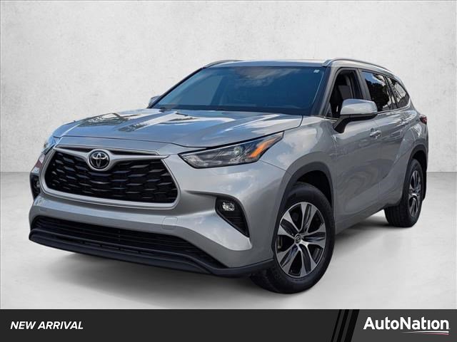 Used 2023 Toyota Highlander XLE image 1