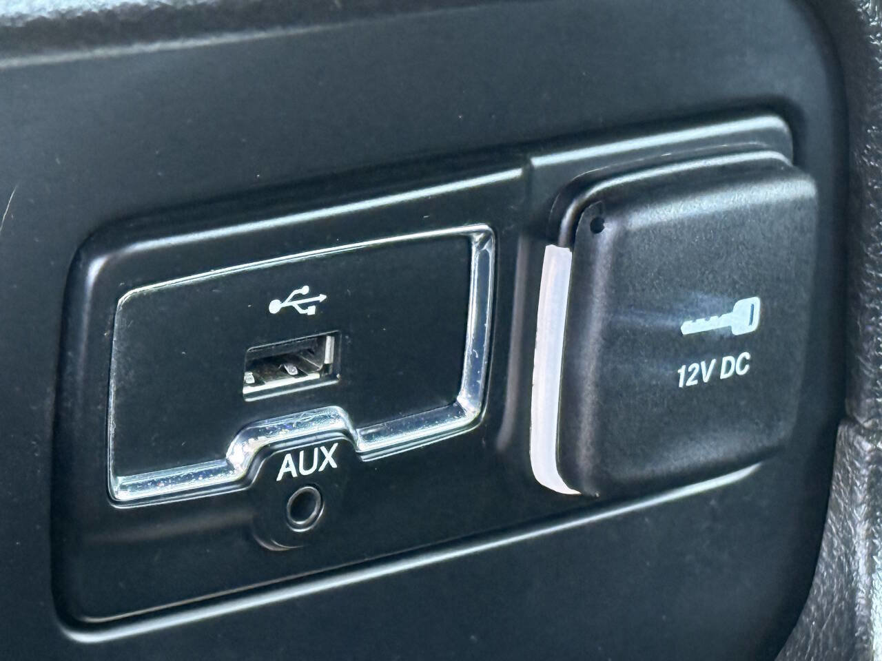 Used 2017 Jeep Renegade Altitude image 11