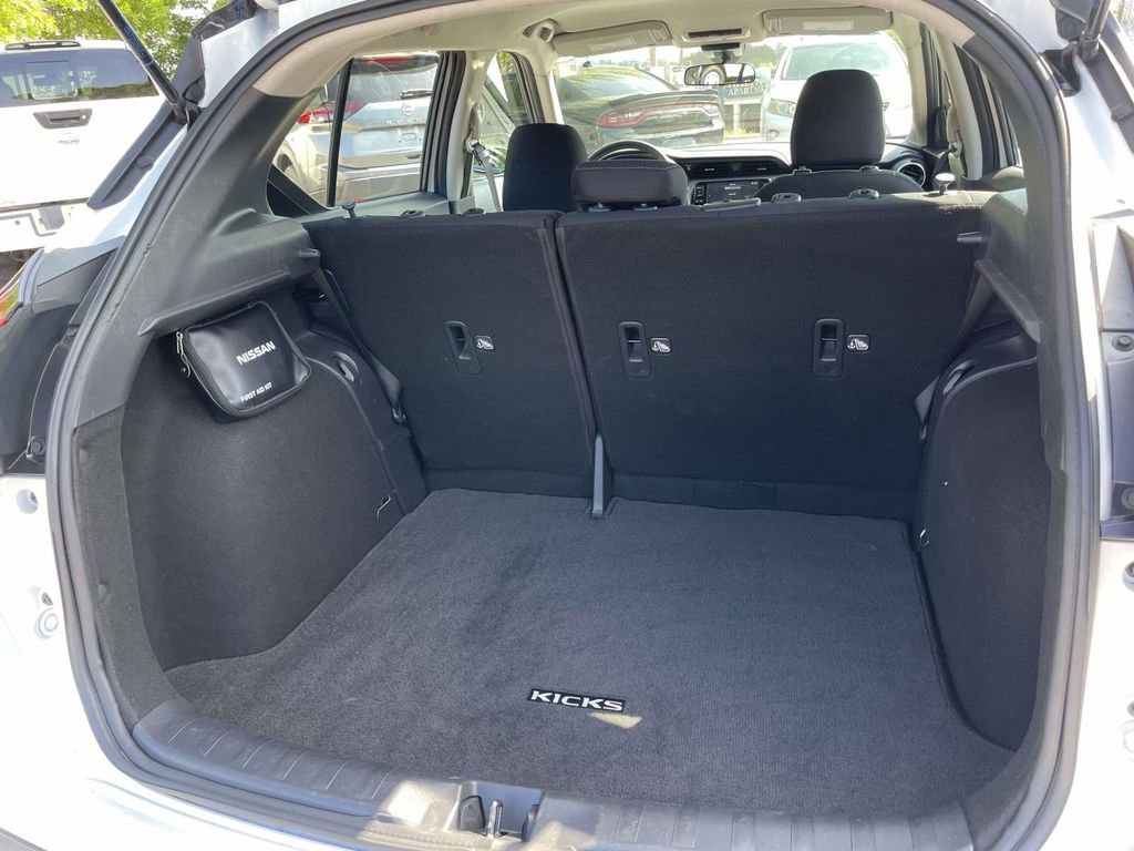 Used 2023 Nissan Kicks SV FWD image 11