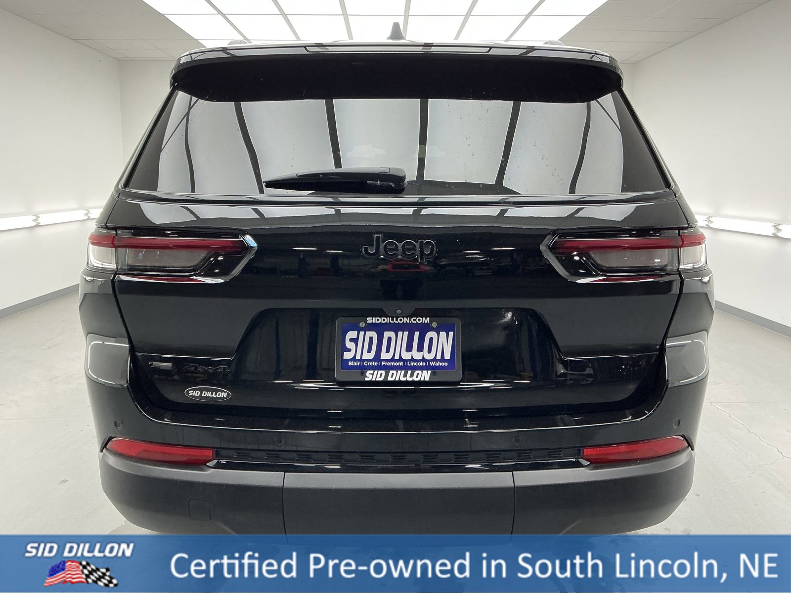 Used 2021 Jeep Grand Cherokee L Laredo image 5