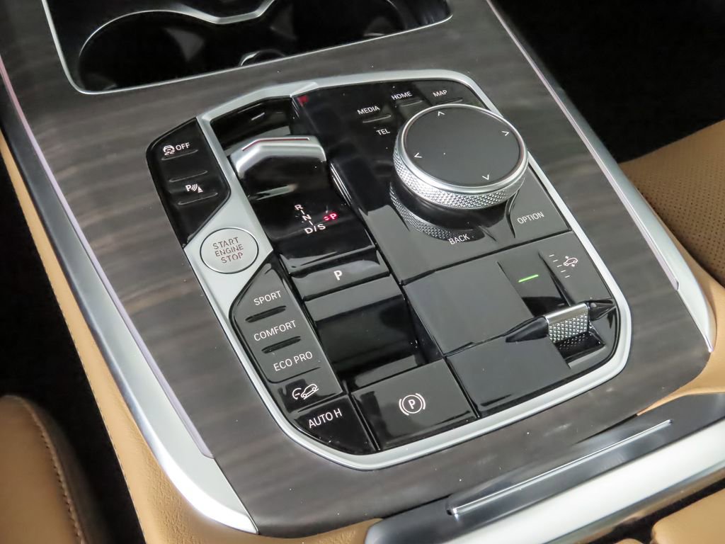 Used 2025 BMW X7 xDrive40i w/ Parking Assistance Package AWD/4WD image 24
