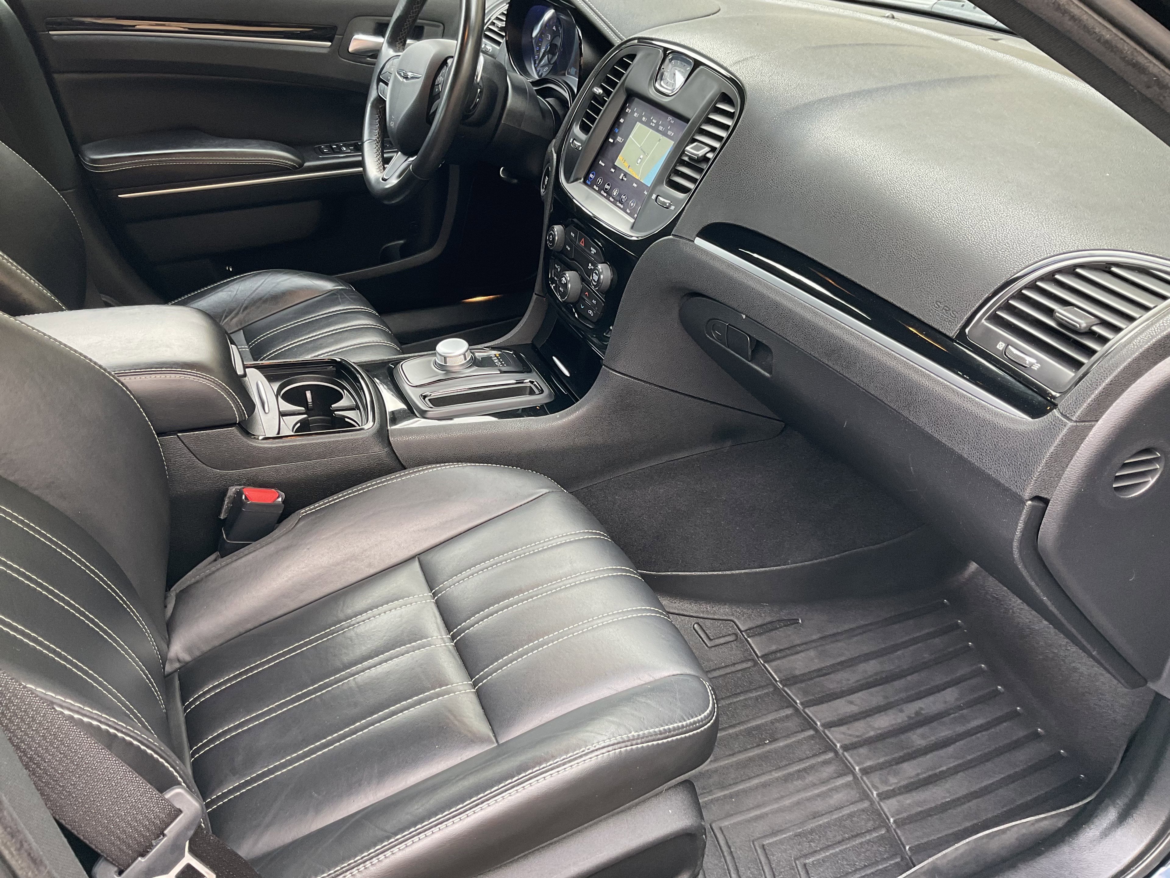 Used 2019 Chrysler 300 S AWD/4WD image 22