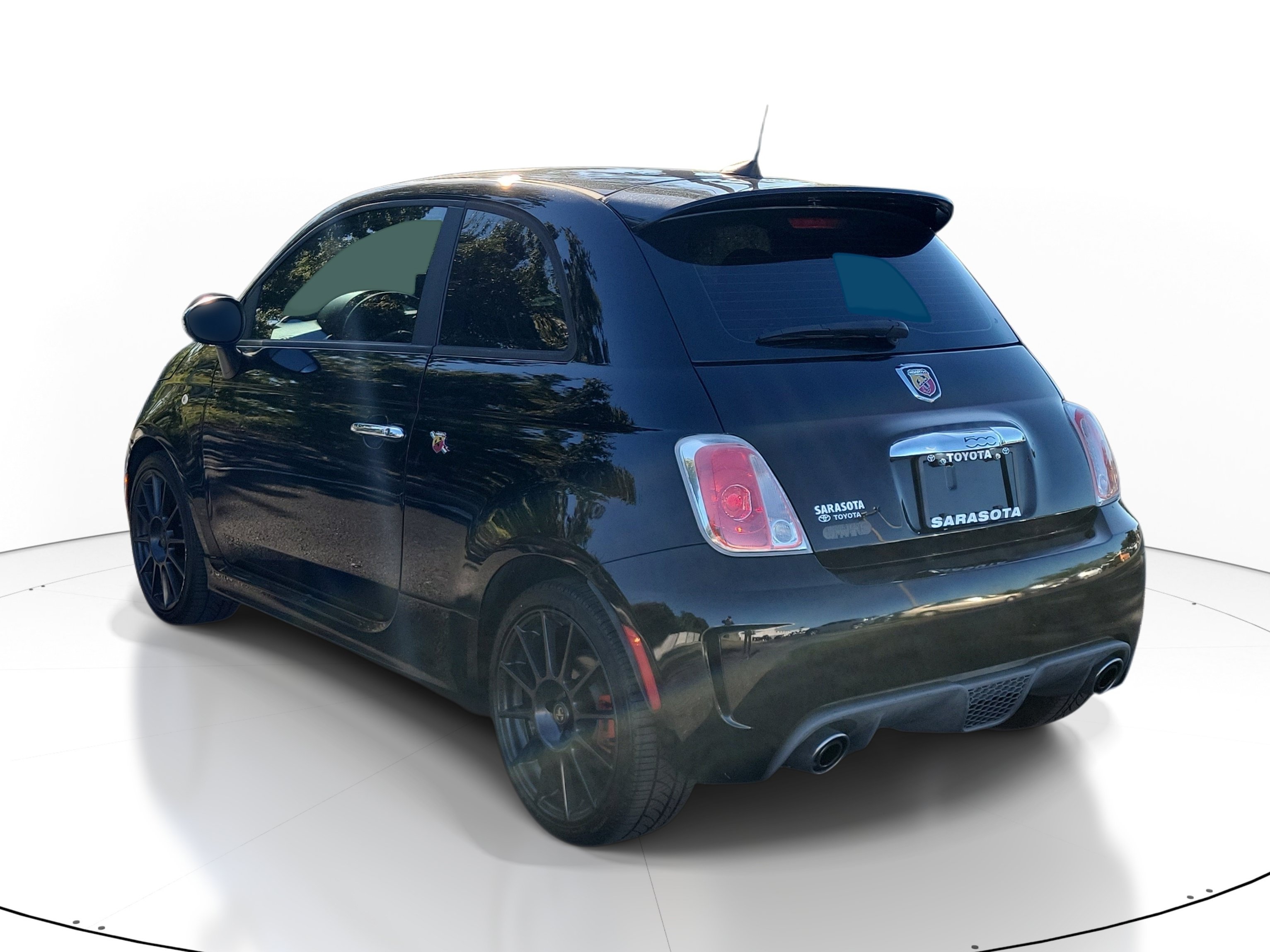 Used 2016 FIAT 500 Abarth w/ Mopar Scorpion Package FWD image 4