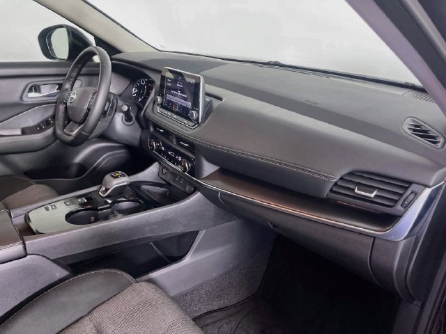 Used 2026 Nissan Rogue SV FWD image 28