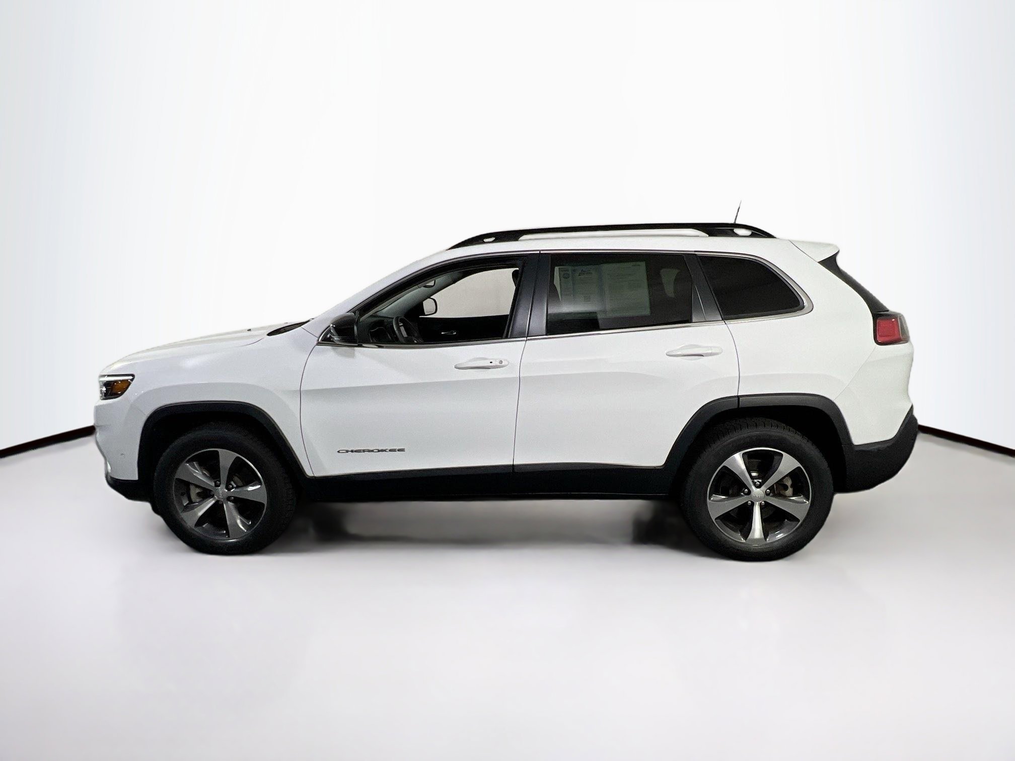 Used 2022 Jeep Cherokee Limited image 8