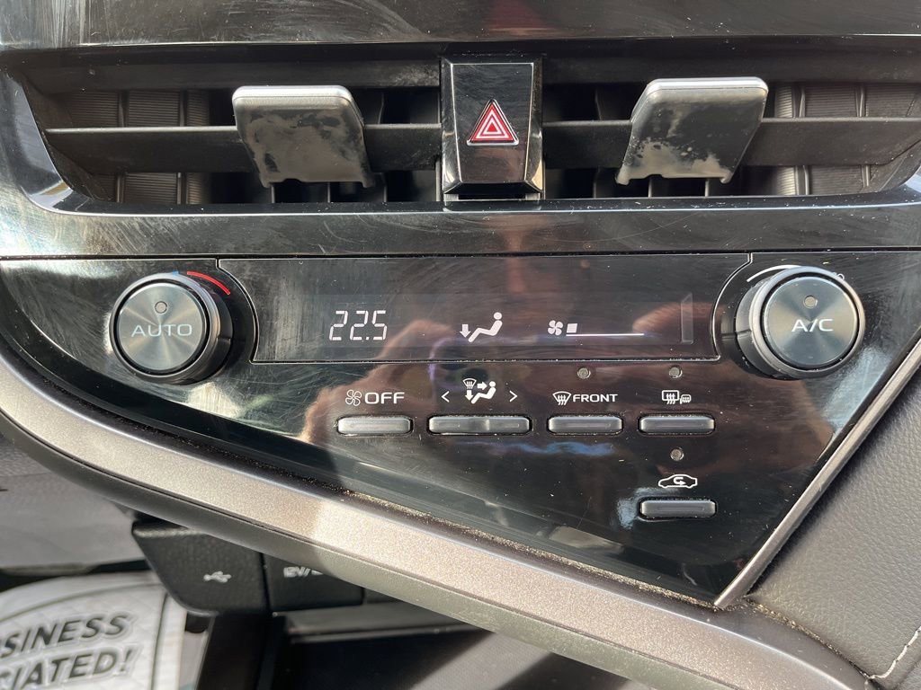 Used 2024 Toyota Camry SE image 30