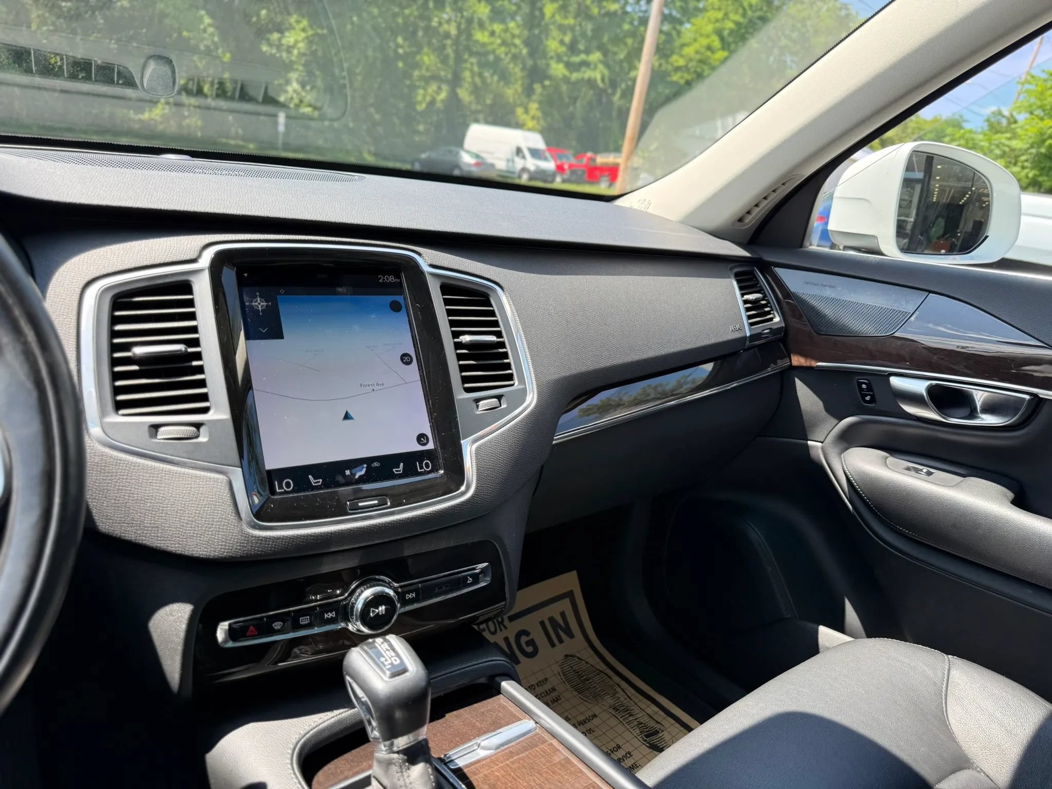 Used 2019 Volvo XC90 T5 Momentum w/ Advanced Package AWD/4WD image 12