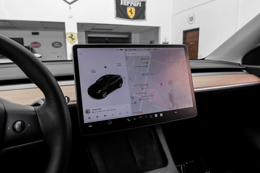 Used 2021 Tesla Model Y Long Range AWD/4WD image 26