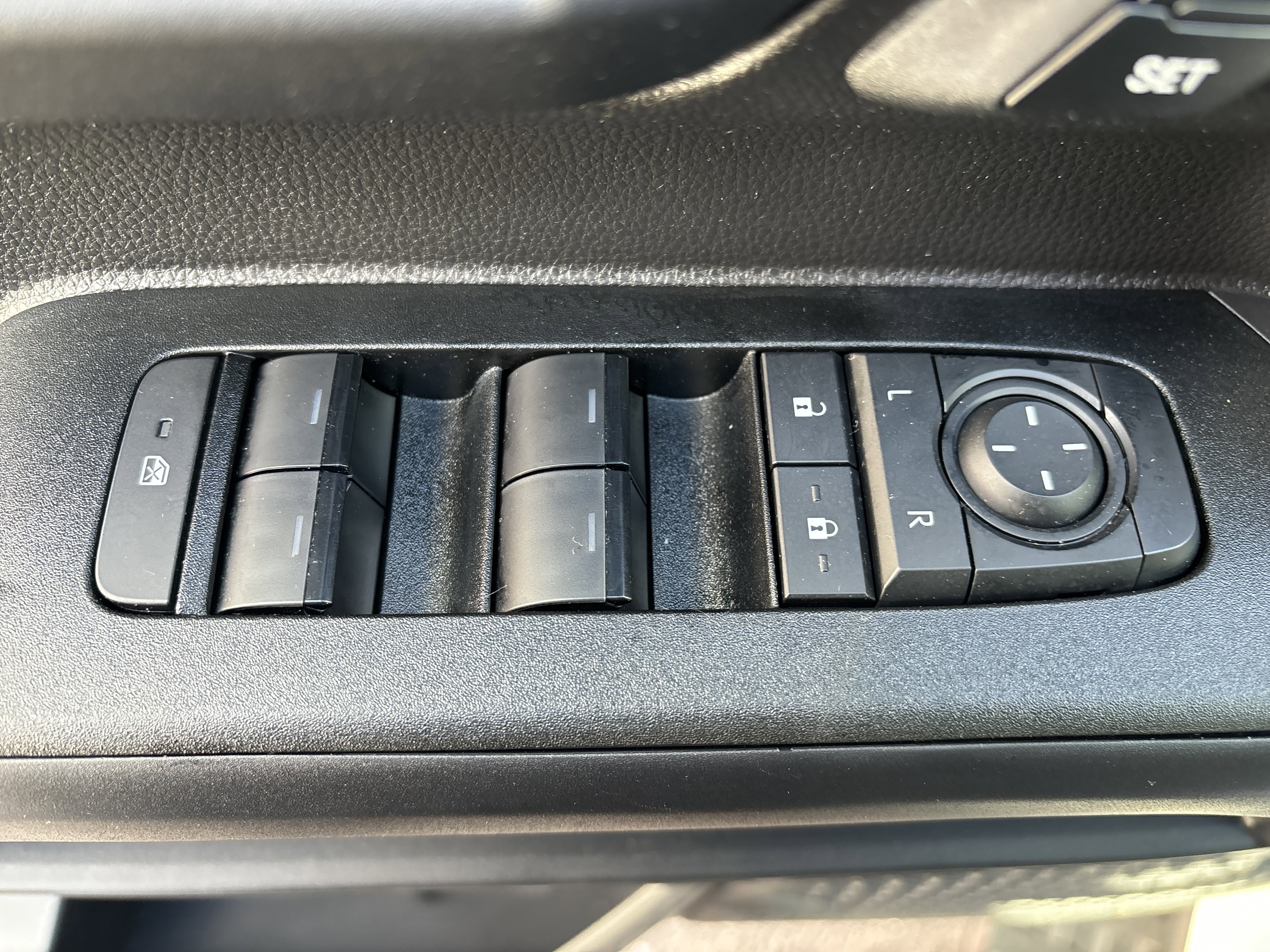 Used 2025 Toyota 4Runner TRD Off-Road Premium image 17