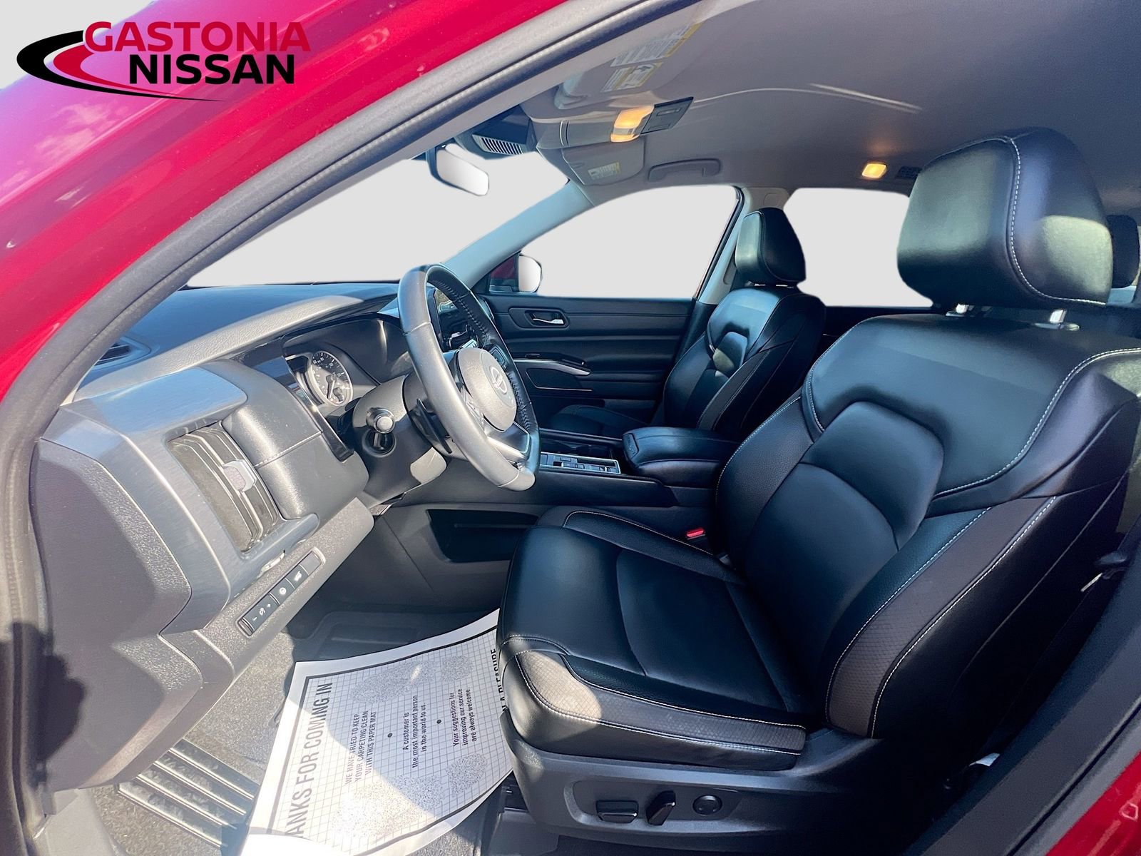 Used 2024 Nissan Pathfinder SL FWD image 29