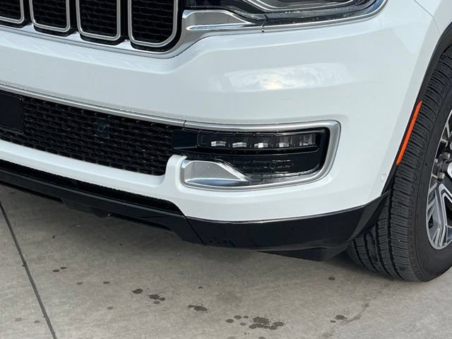 Used 2025 Jeep Wagoneer 4WD image 4