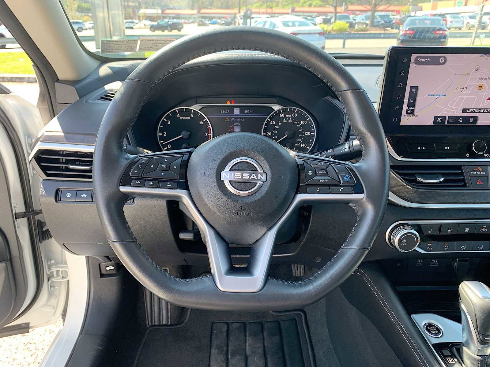 Used 2024 Nissan Altima 2.5 SV w/ SV Premium Package image 11