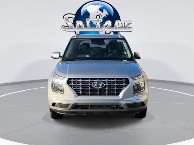 New 2025 Hyundai Venue SEL FWD image 3