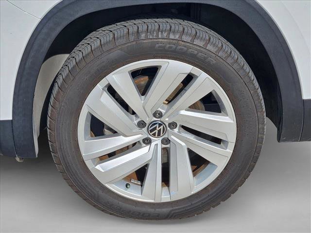 Used 2020 Volkswagen Atlas Cross Sport SE w/ Panoramic Sunroof Package image 22