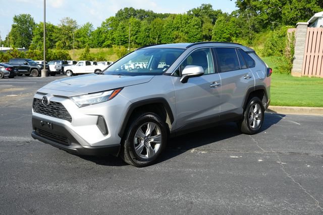 Used 2024 Toyota RAV4 XLE FWD image 3