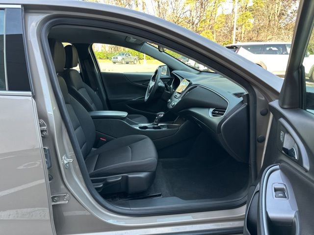 Used 2024 Chevrolet Malibu LT image 12