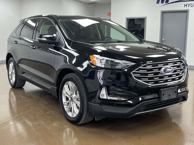 Used 2024 Ford Edge Titanium AWD/4WD image 3