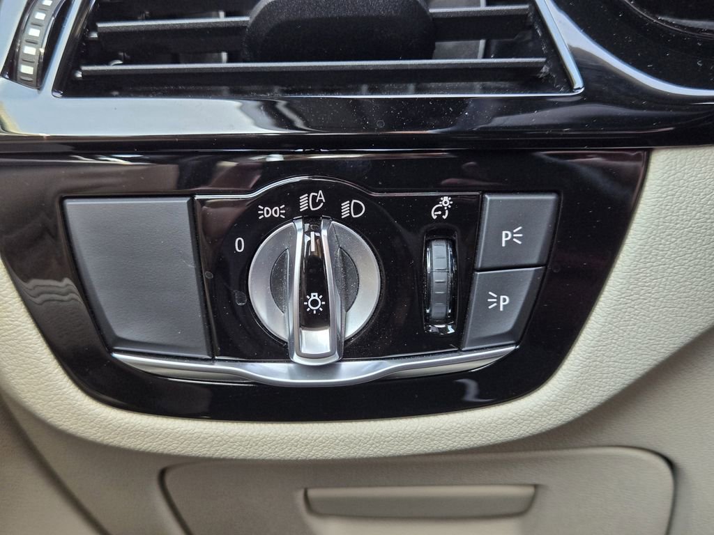 Used 2023 BMW 530e xDrive 530e iPerformance image 19