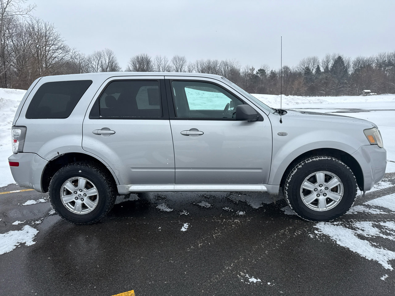 Used 2009 Mercury Mariner 2WD image 4