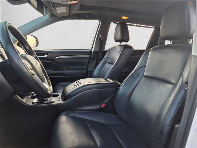 Used 2017 Toyota Highlander Limited Platinum FWD image 14