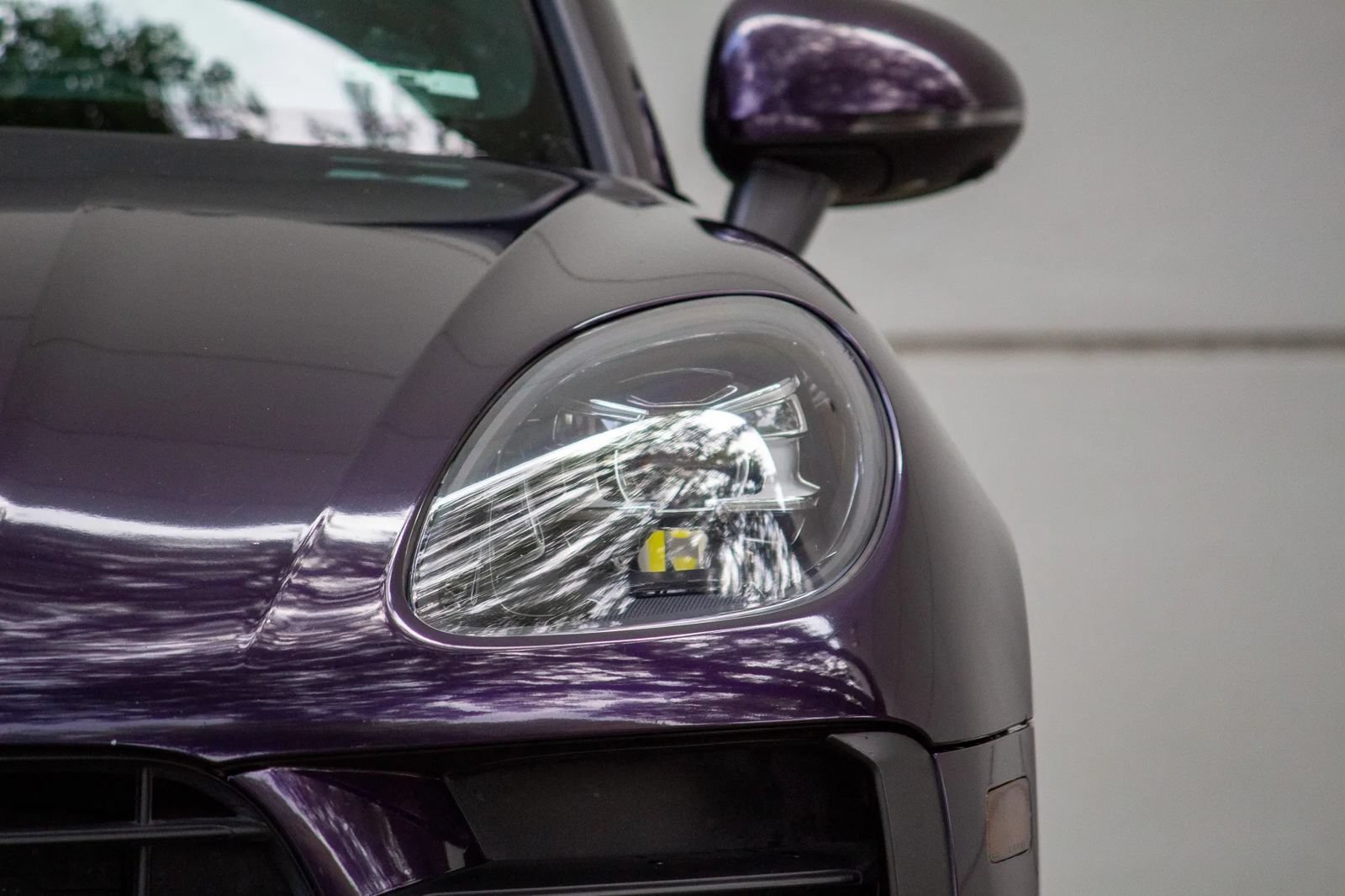Used 2021 Porsche Macan w/ Premium Package Plus AWD/4WD image 25