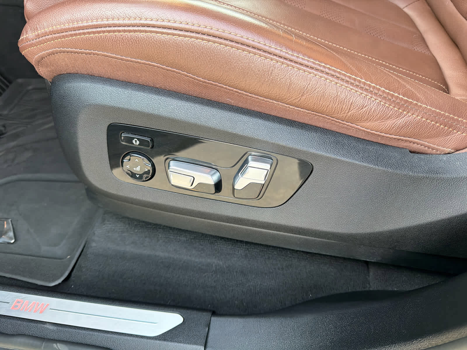 Used 2021 BMW X5 xDrive45e w/ Executive Package image 24