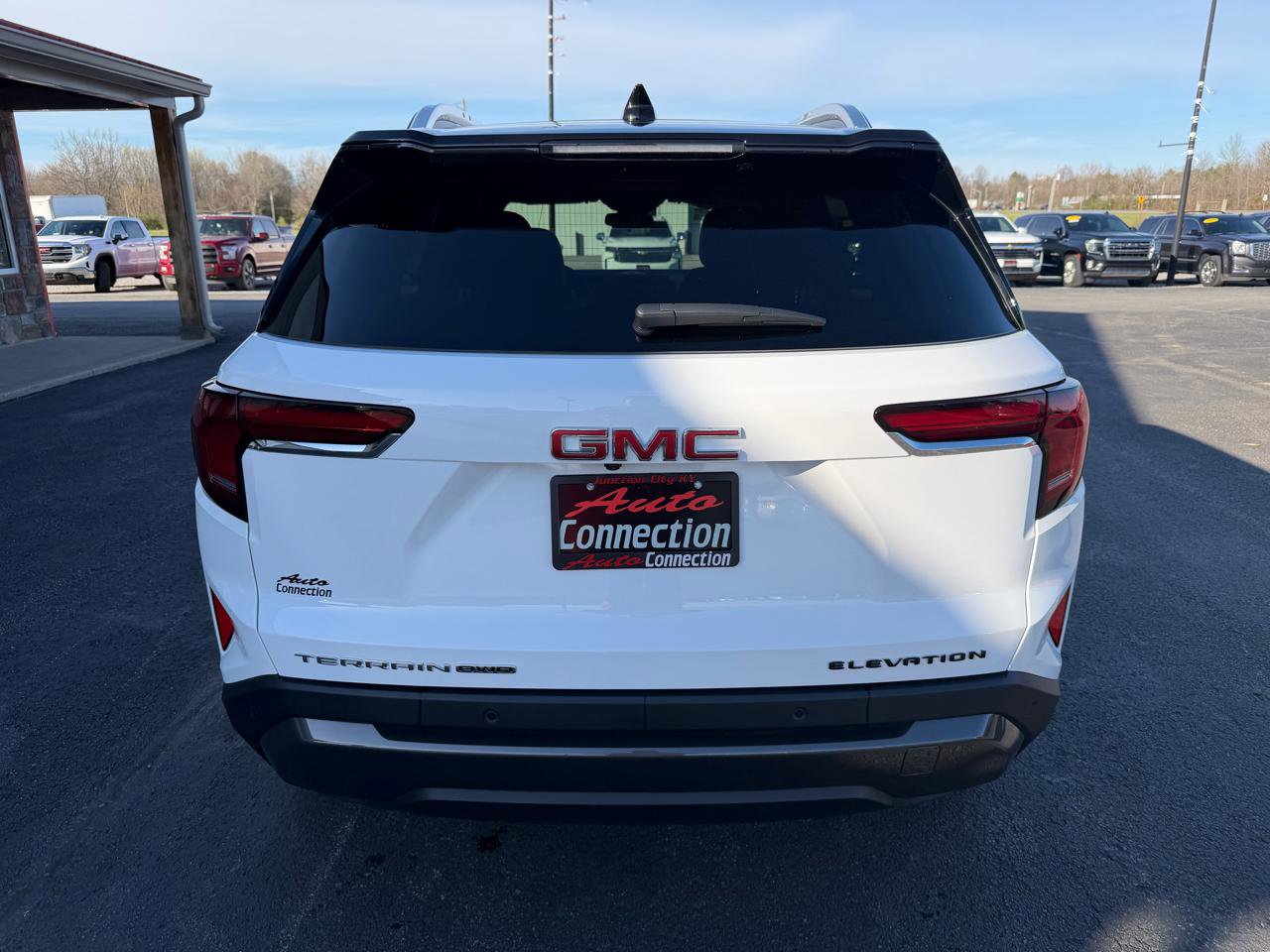Used 2026 GMC Terrain Elevation w/ Elevation Premium Package image 5