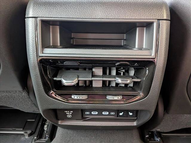 New 2026 Jeep Grand Cherokee Limited w/ Limited Altitude Package AWD/4WD image 18