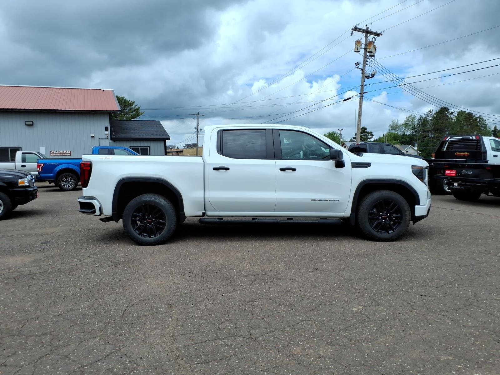 Used 2024 GMC Sierra 1500 Pro w/ Graphite Edition AWD/4WD image 7