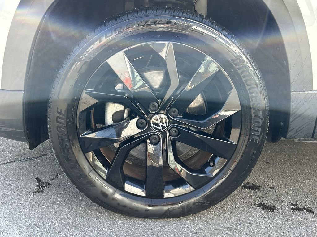 Used 2022 Volkswagen Taos SE w/ Panoramic Sunroof Package image 10