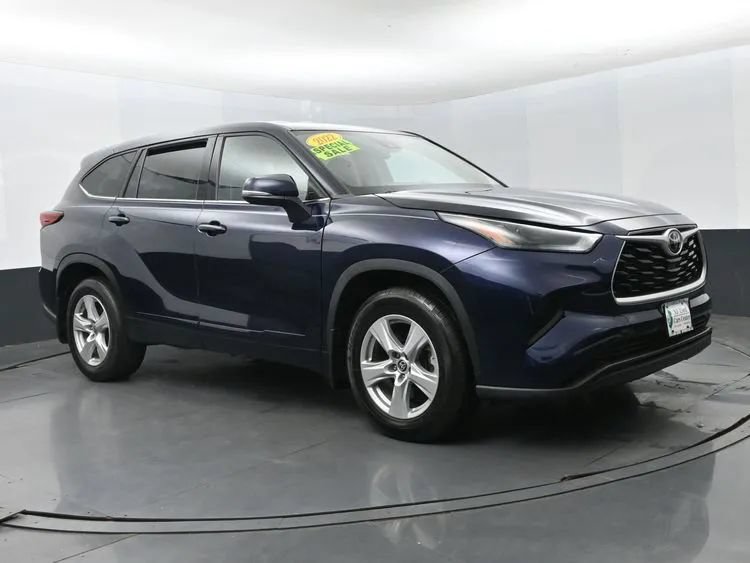 Used 2022 Toyota Highlander L AWD/4WD image 2