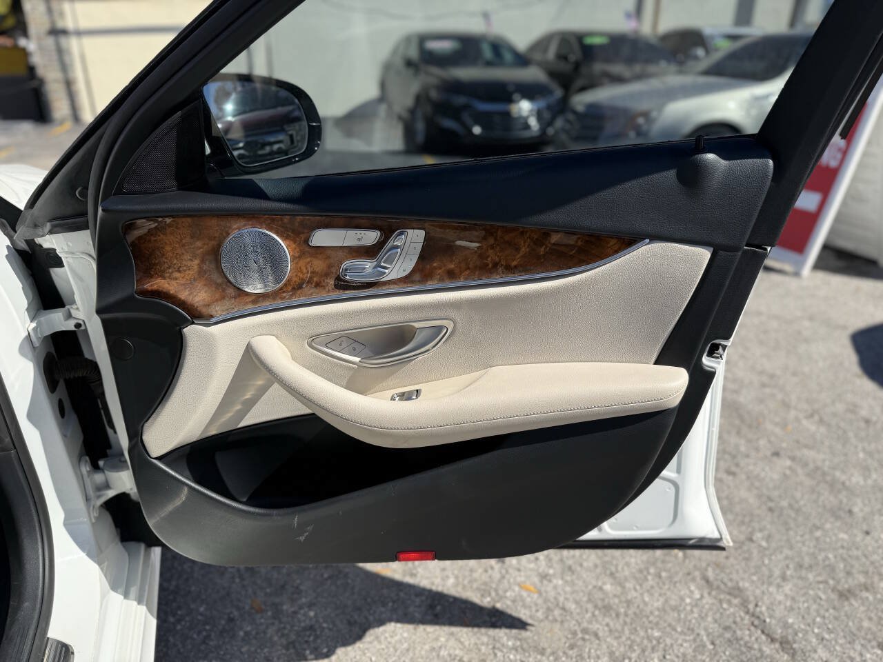 Used 2017 Mercedes-Benz E 300 4MATIC image 26