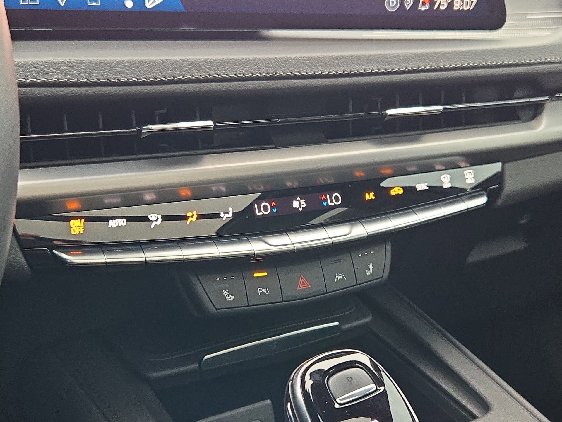 Used 2024 Cadillac XT4 Premium Luxury w/ Cold Weather Package FWD image 26