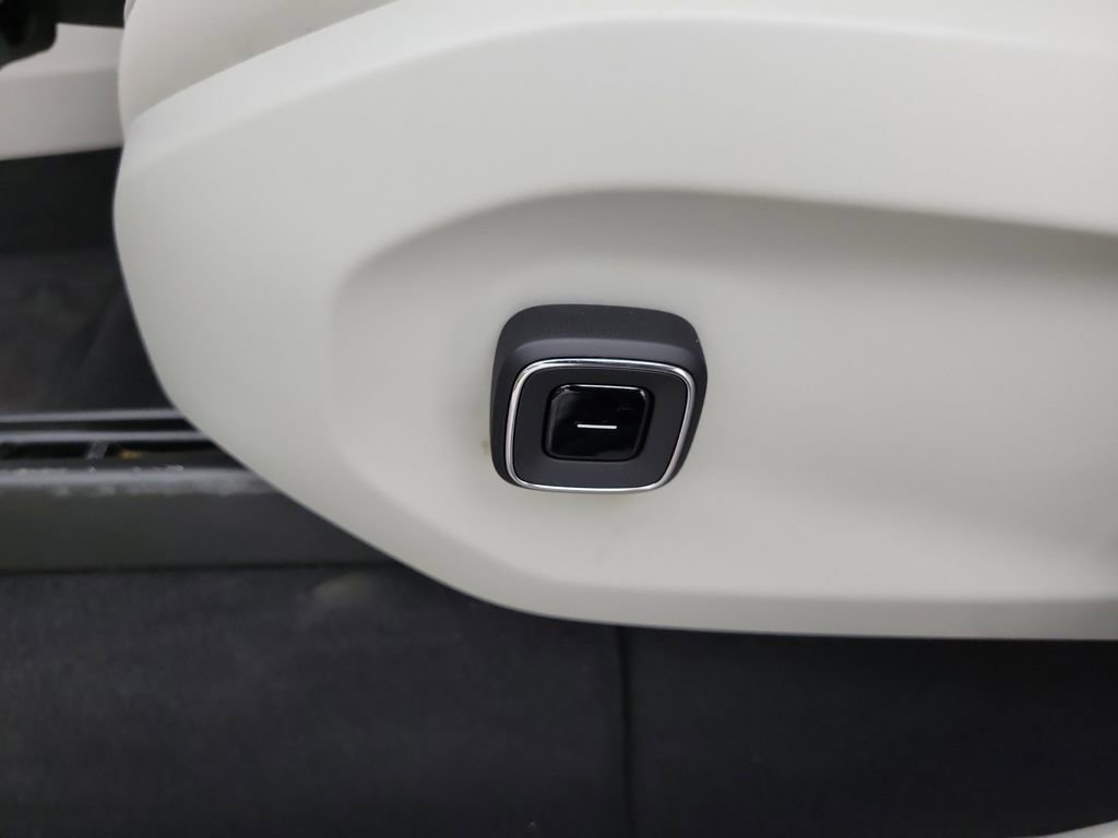 Certified 2025 Volvo EX90 Ultra AWD/4WD image 21