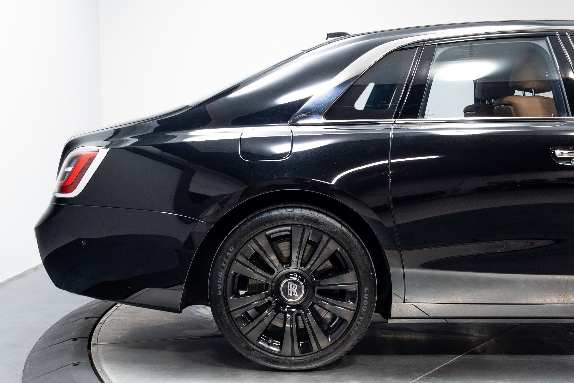 Used 2022 Rolls-Royce Ghost AWD/4WD image 18