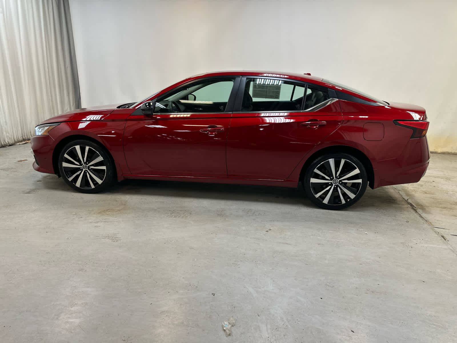 Certified 2020 Nissan Altima 2.5 SR w/ Premium Package AWD/4WD image 9