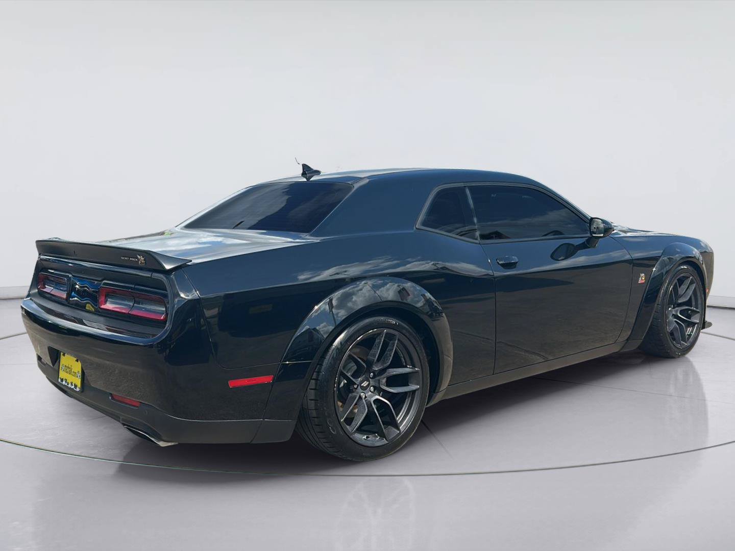 Used 2022 Dodge Challenger R/T Scat Pack RWD image 4