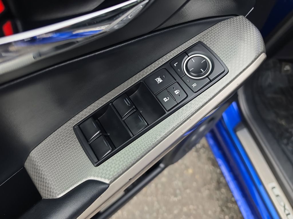 Used 2016 Lexus IS 300 AWD image 28