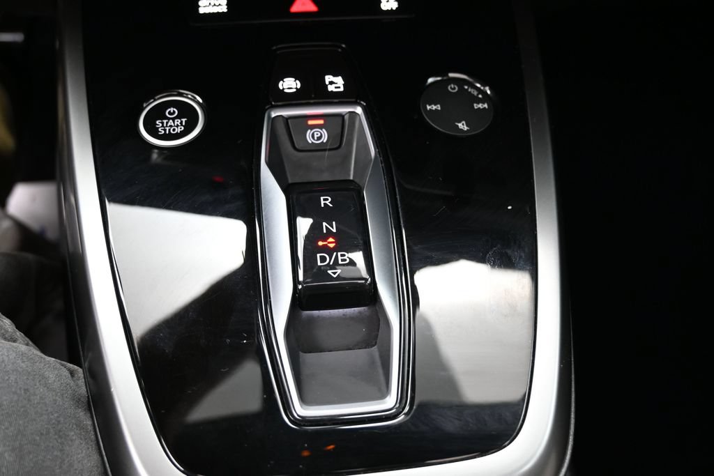 Used 2024 Audi Q4 e-tron Premium AWD/4WD image 30