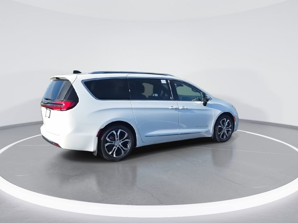 New 2026 Chrysler Pacifica Pinnacle image 9