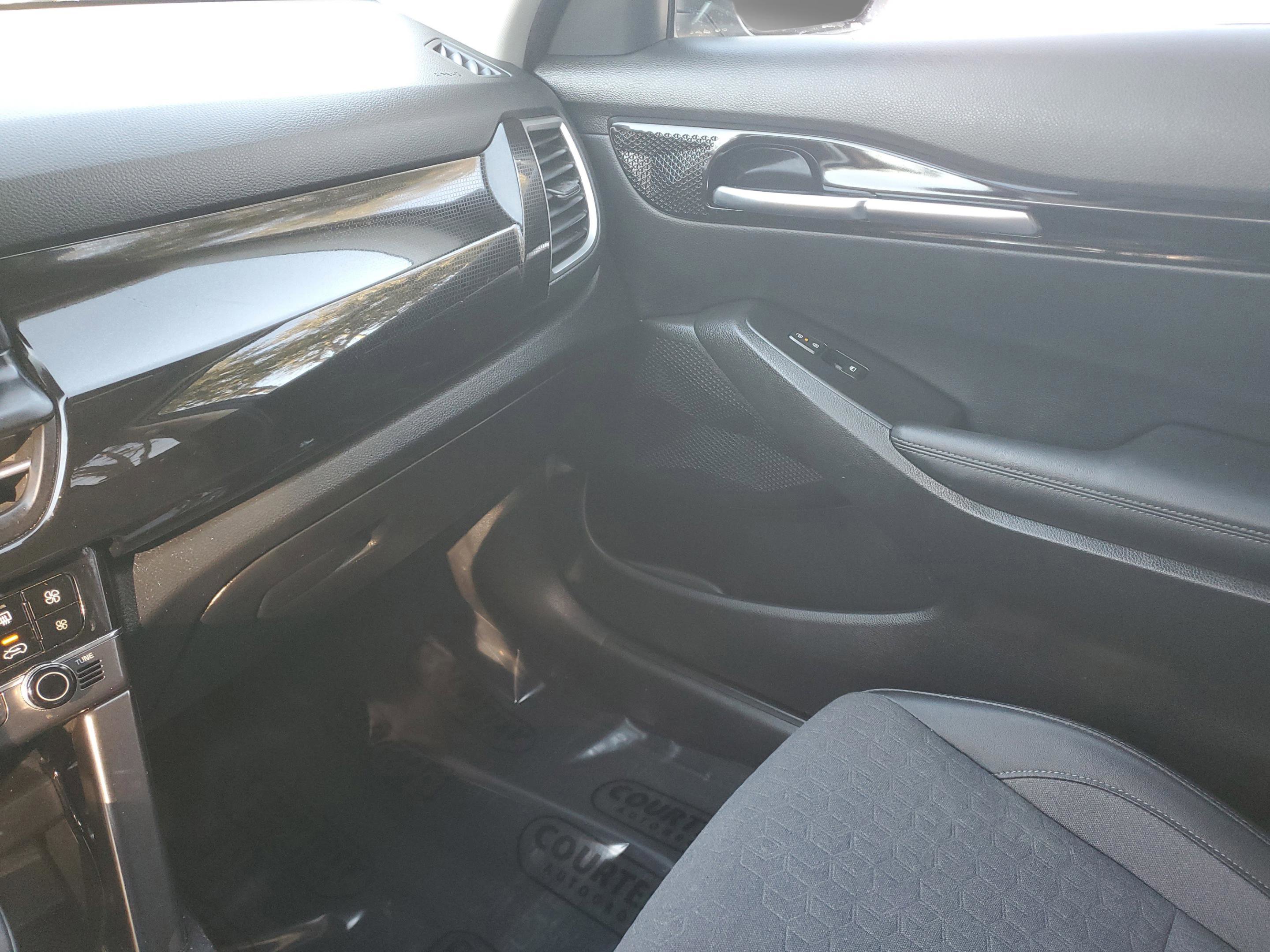 Certified 2024 Kia Seltos X-Line image 26