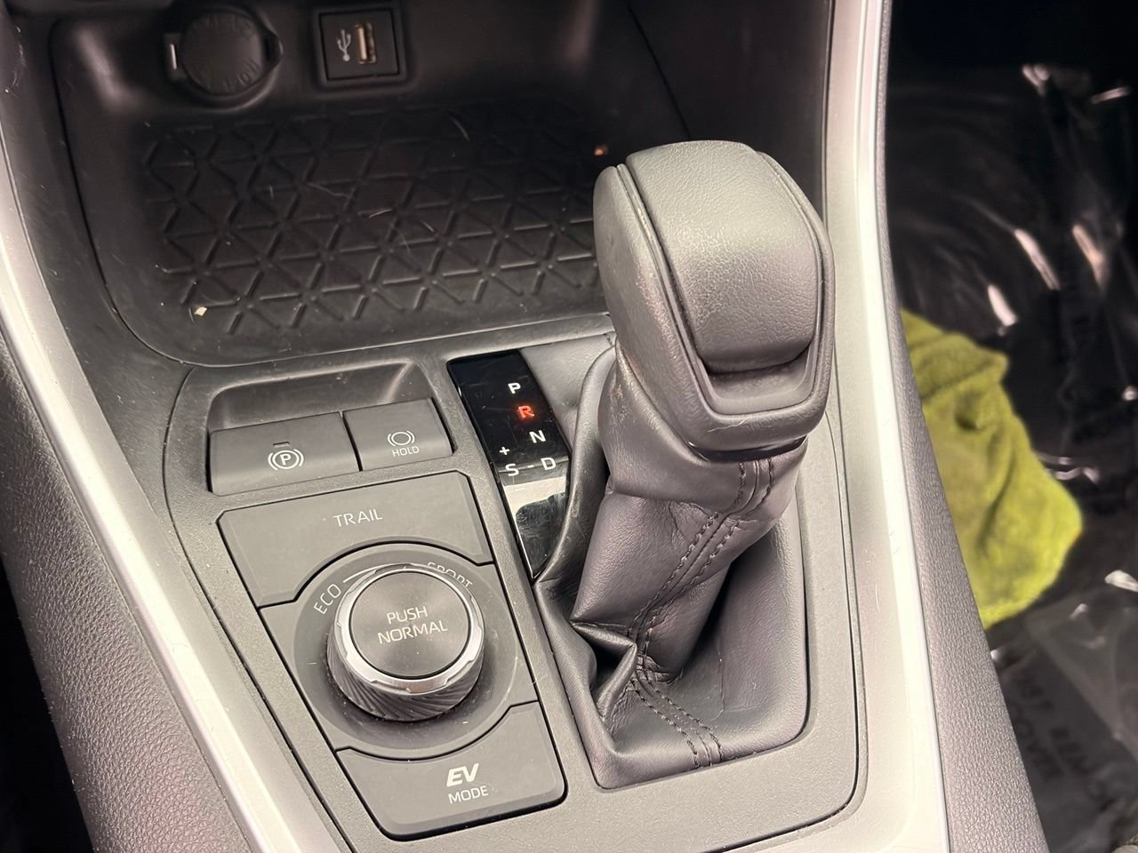Used 2023 Toyota RAV4 LE AWD/4WD image 22