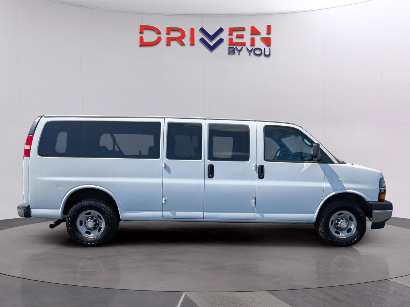 Used 2017 Chevrolet Express 3500 LT w/ LT Preferred Equipment Group image 6