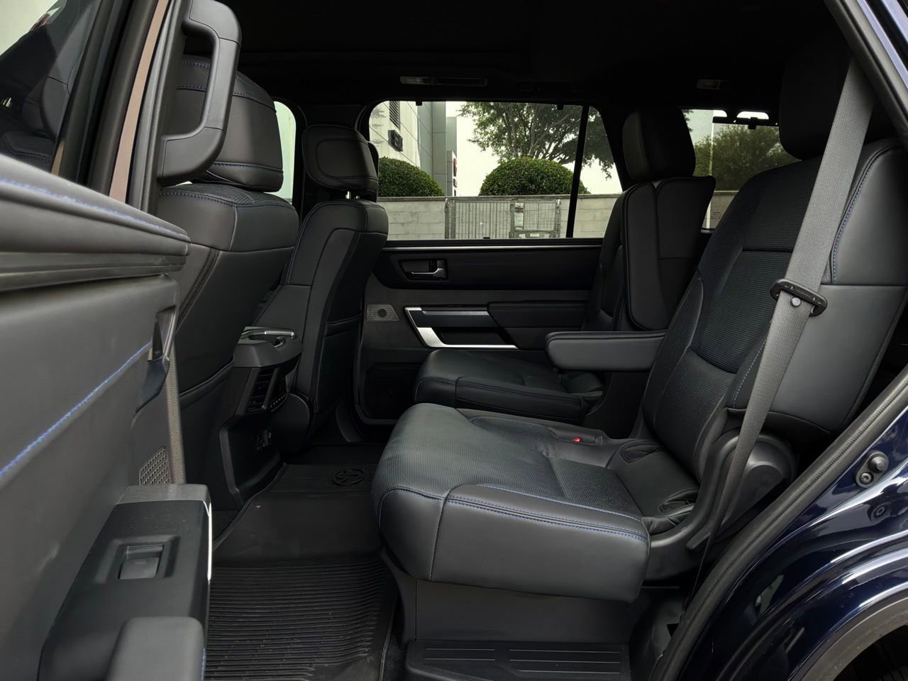 Used 2025 Toyota Sequoia Platinum AWD/4WD image 15