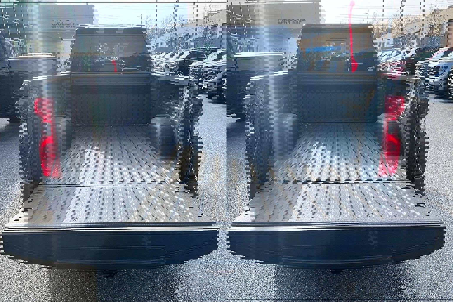 Used 2025 Chevrolet Silverado 1500 LT w/ Leather Package image 31